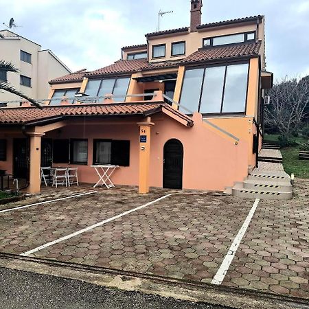 Apartmani Delas Pjescana Uvala Buitenkant foto