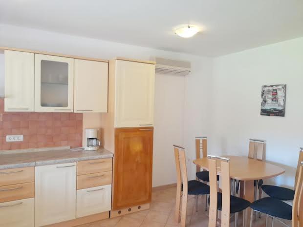 Apartmani Delas Pjescana Uvala Buitenkant foto