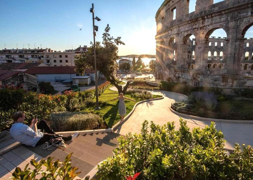 Apartmani Delas Pjescana Uvala Buitenkant foto