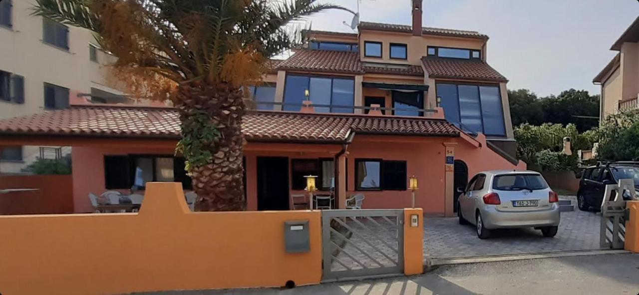 Apartmani Delas Pjescana Uvala Buitenkant foto