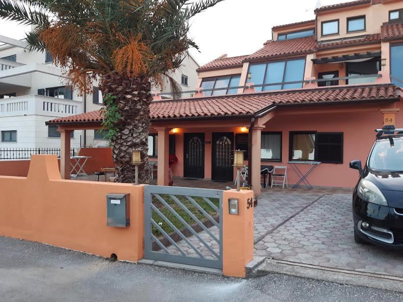 Apartmani Delas Pjescana Uvala Buitenkant foto